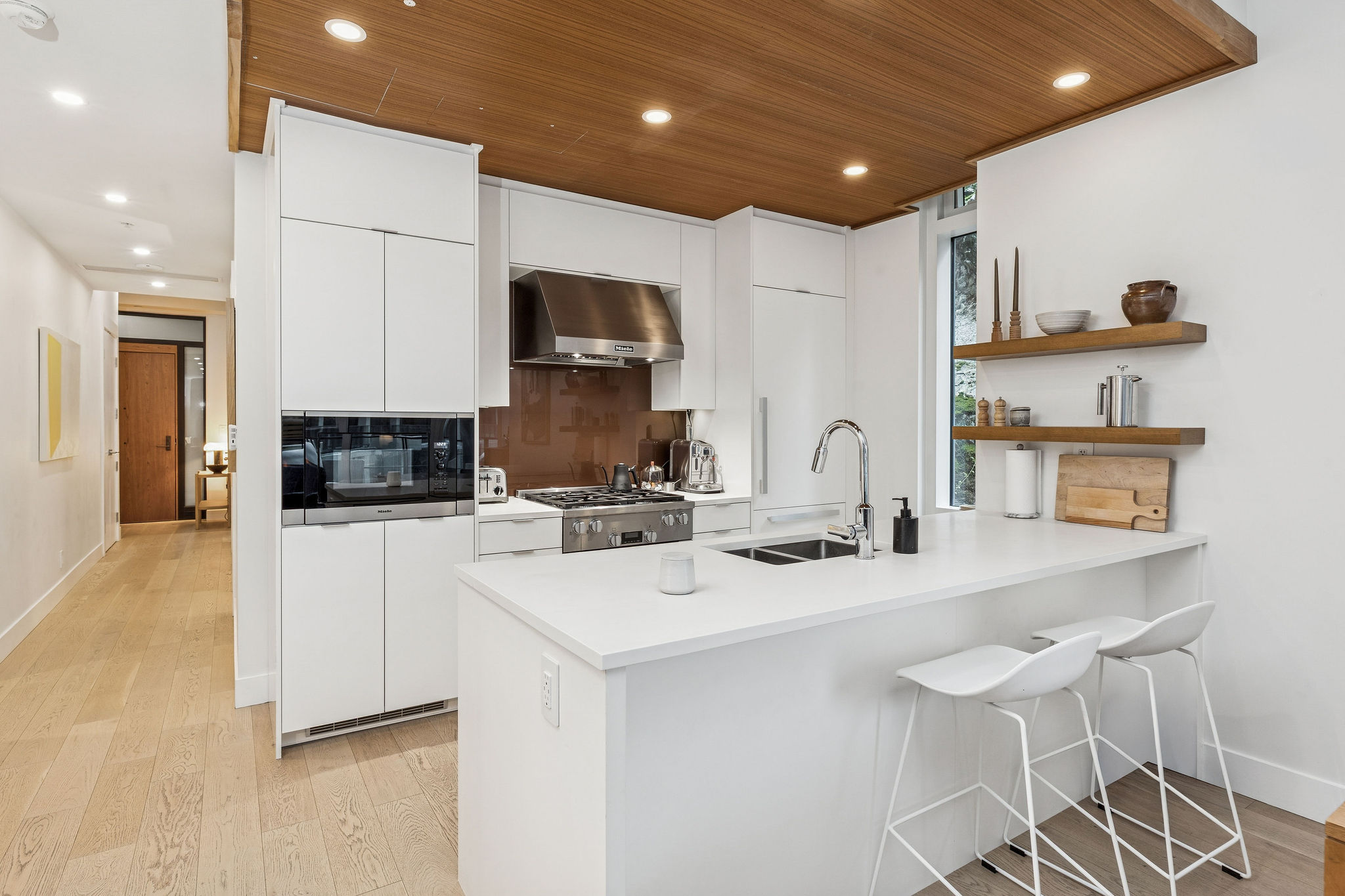 #401 – 6699 Nelson Avenue